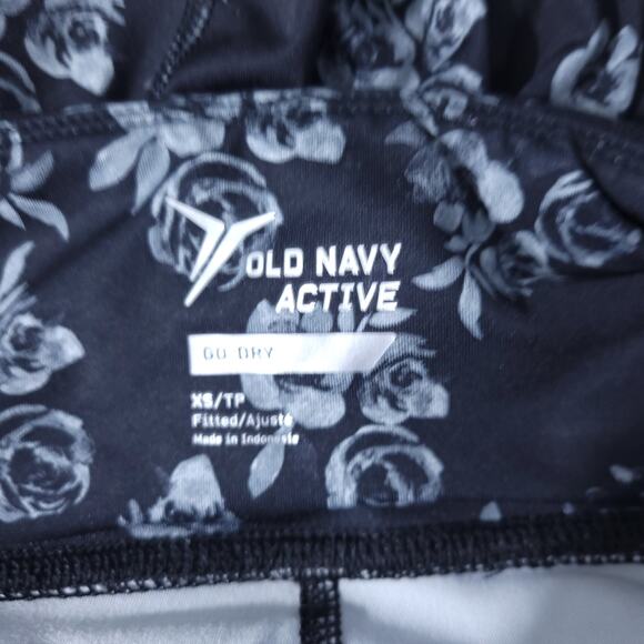 Old Navy Active Capri Leggings XS Xsmall Black Gray Floral Yoga Athletic Pants - Picture 3 of 6